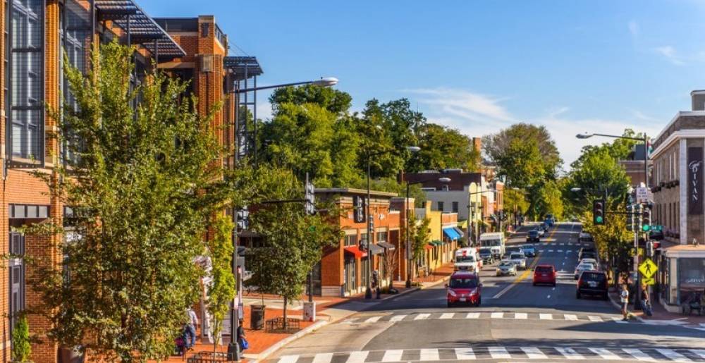 Lý do nhiều người lắm tiền quyết không mua nhà mặt đường