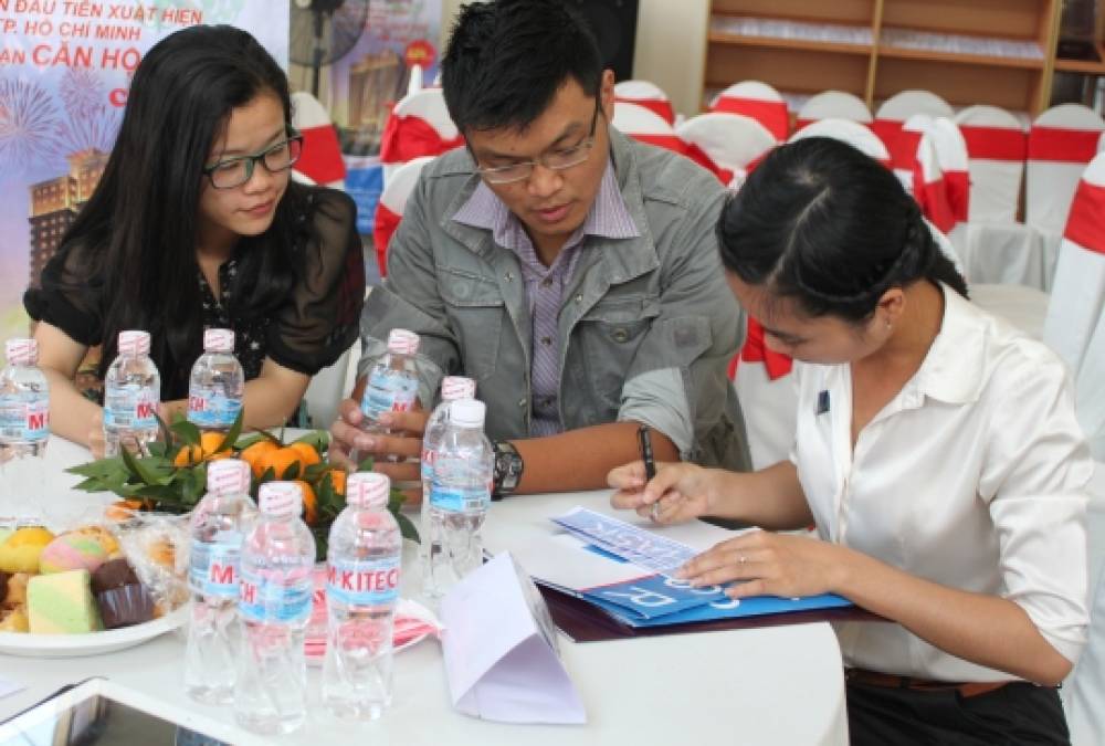 Lấp khoảng cách giữa “cò” và chuyên viên môi giới bất động sản
