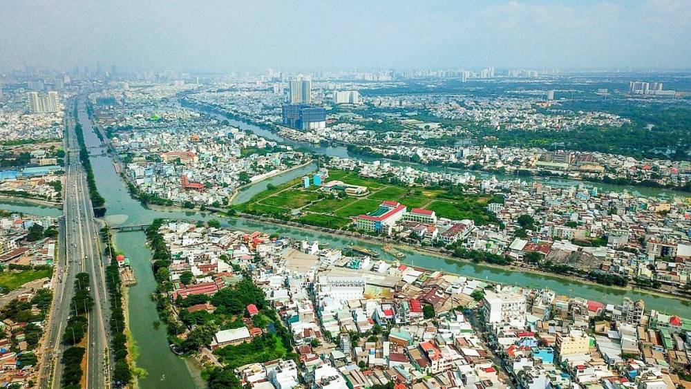 Một năm bứt tốc của giá nhà đất khu Đông và Khu Tây Tp.HCM