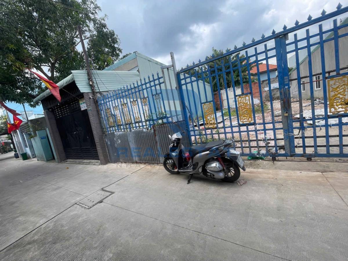 72m2 Đất Ngay Trại Bò P.Long Bình - Giá 2.3 Tỷ