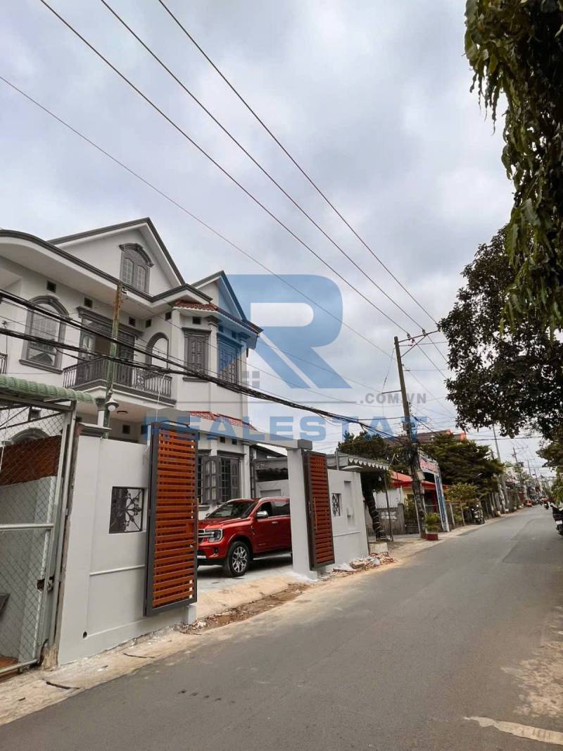 200m2 Biệt Thự Cổ Điển Trung Tâm Đông Hoà Trảng Bom – Giá 6.45 Tỷ